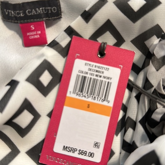 VINCE CAMUTO GEOMETRIC PRINT FLUTTER SLEEVE BLOUSE Small - Picture 5 of 6